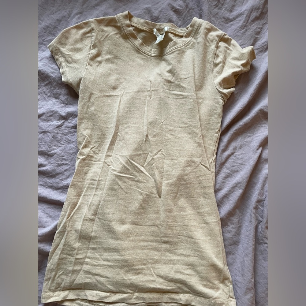 Bozzolo plain yellow tee, super soft material.  Fits size Small.